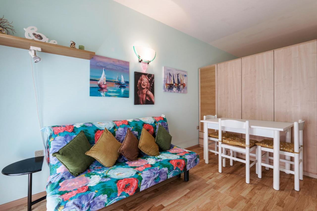 Azzurra Suite - Monolocale Con Piscina E Wifi ซีร์มิโอเน ภายนอก รูปภาพ