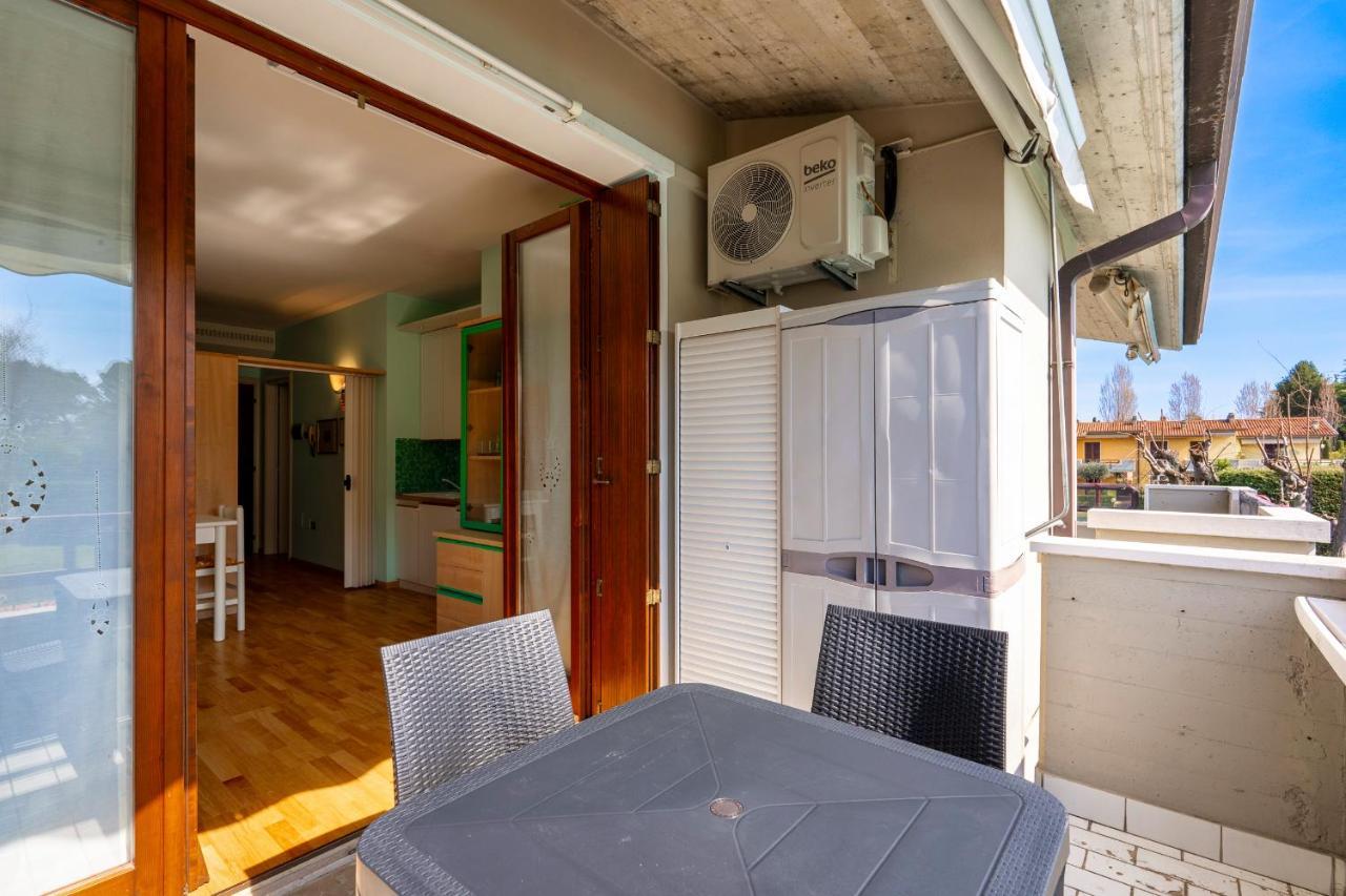 Azzurra Suite - Monolocale Con Piscina E Wifi ซีร์มิโอเน ภายนอก รูปภาพ