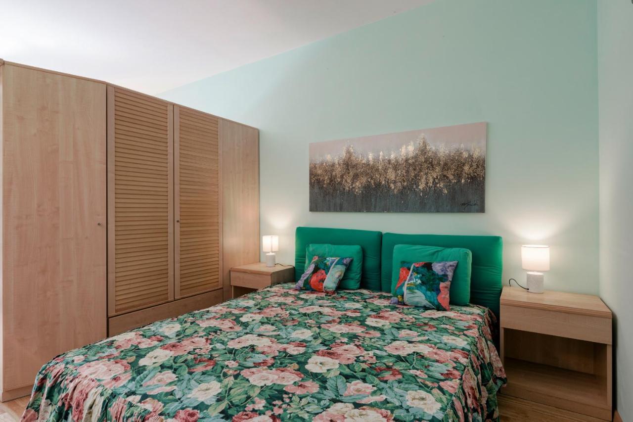 Azzurra Suite - Monolocale Con Piscina E Wifi ซีร์มิโอเน ภายนอก รูปภาพ