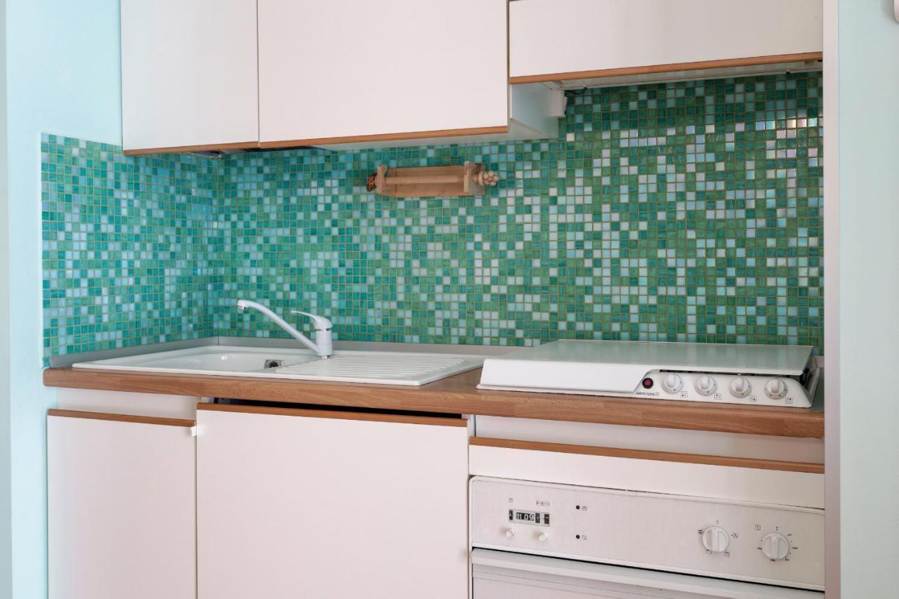 Azzurra Suite - Monolocale Con Piscina E Wifi ซีร์มิโอเน ภายนอก รูปภาพ