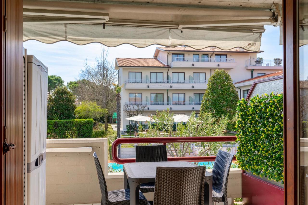 Azzurra Suite - Monolocale Con Piscina E Wifi ซีร์มิโอเน ภายนอก รูปภาพ