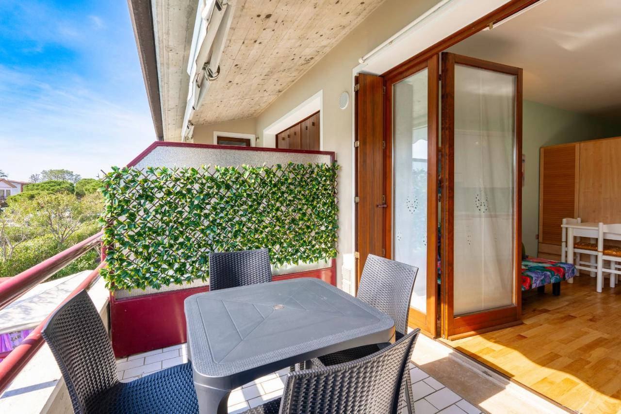 Azzurra Suite - Monolocale Con Piscina E Wifi ซีร์มิโอเน ภายนอก รูปภาพ