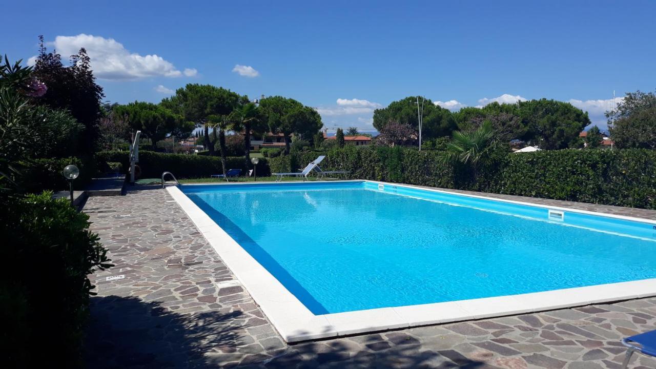 Azzurra Suite - Monolocale Con Piscina E Wifi ซีร์มิโอเน ภายนอก รูปภาพ